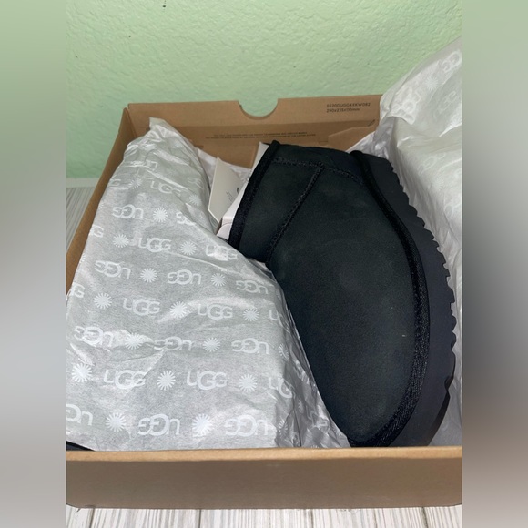 Brand NEW in box Ultra Mini Classic Black, Size 7 - Picture 5 of 10